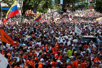 Passeata em protesto contra o presidente Nicolás Maduro em Caracas
16/11/2019
REUTERS/Carlos Garcia Rawlins