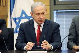 O primeiro-ministro Benjamin Netanyahu nega ter cometido crimes