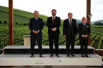 Ministros das Relações Exteriores do Mercosul posam para foto durante cúpula em Bento Gonçalves
04/12/2019
REUTERS/Diego Vara