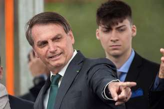 Bolsonaro chama Greta de 'pirralha' ao comentar morte de índios