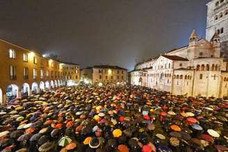 Flash mob das 'sardinhas' em Modena: eleição na Emilia-Romagna testará a força do movimento