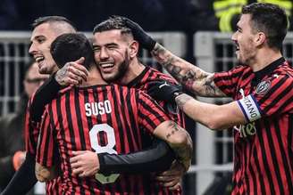 Milan vence Spal por 3 a 0 - AFP