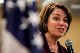 Senadora Amy Klobuchar fala durante campanha em Mason, Iowa 20/1/2020 REUTERS/Ivan Alvarado
