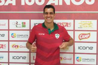 Lucas Siqueira é o novo reforço da Portuguesa para a temporada (Foto:Divulgação)