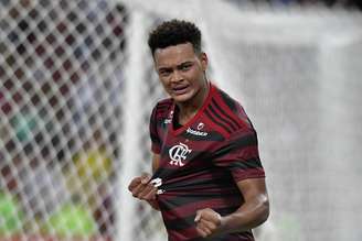Rodrigo Muniz comemora gol em duelo contra o Volta Redonda