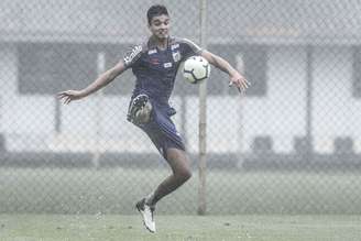 Felipe Aguilar treinou com o Santos B nesta terça-feira (Ivan Storti/Santos)
