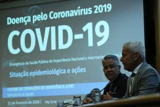 Secretário de Vigilância em Saúde, Wanderson Kleber de Oliveira, e o secretário-executivo do Ministério da Saúde, João Gabbardo dos Reis, divulgam dados atualizados sobre a situação do novo Coronavírus no país. 