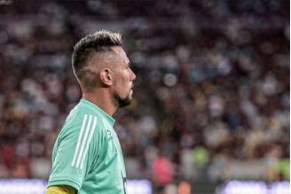 Concentração: Diego Alves durante a decisão da Recopa Sul-Americana (Foto: Marcelo Cortes / Flamengo)