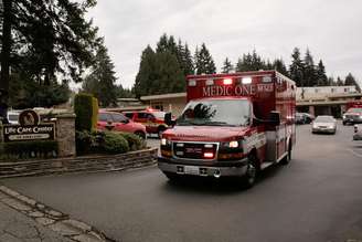 Ambulância em Kirkland, em Washington, nos EUA, no dia 1º de março de 2020