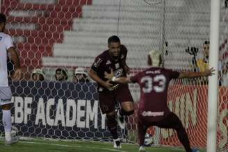 Ronaldo Alves comemora seu gol diante o Sport (Foto: Divulgação/Náutico)
