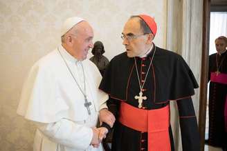 Papa Francisco com o cardeal Philippe Barbarin, em foto de março de 2019