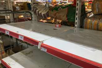 Supermercados brasileiros já sofrem com desabastecimento