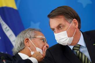 Presidente Jair Bolsonaro e Ministro da Economia, Paulo Guedes, durante coletiva de anúncio de medidas contra o coronavírus
18/03/2020
REUTERS/Adriano Machado