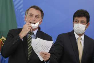 Jair Bolsonaro e Luiz Henrique Mandetta durante entrevista coletiva
