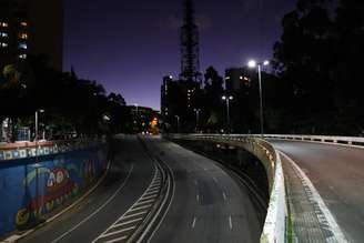 Avenida vazia em São Paulo, que está em quarentena
24/03/2020
REUTERS/Amanda Perobelli