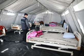 Funcionário da OMS visita instalação de quarentena montada em Rafah, cruzamento de fronteira no sul da Faixa de Gaza
26/03/2020 Organização Mundial da Sa;úde nos Territórios Palestinos Ocupados/Divulgação via REUTERS