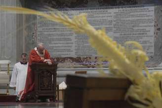 Pontífice celebrou missa de Ramos em igreja vazia neste domingo