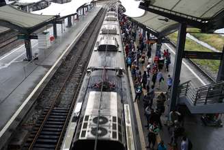 Estação de trem do Maracanã, no Rio de Janeiro
09/04/2020
REUTERS/Pilar Olivares