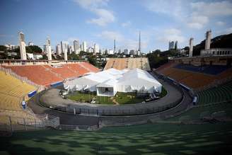 Hospital de campanha erguido no gramado do estádio do Pacaembu, em São Paulo
31/03/2020
REUTERS/Rahel Patrasso
