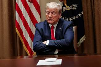 Trump participa de reunião com executivos da área de cuidados da saúde na Casa Branca, Washington 14/4/202. REUTERS/Leah Millis
