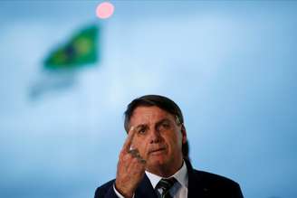 Presidente Jair Bolsonaro ao chegar ao Palácio da Alvorada
20/04/2020 REUTERS/Ueslei Marcelino