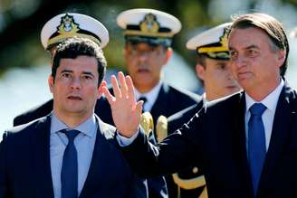 Bolsonaro e Moro chegam para cerimônia em Brasília
11/06/2019
REUTERS/Adriano Machado