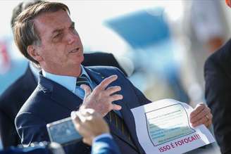 Presidente Jair Bolsonaro na saída do Palácio da Alvorada
04/05/2020
REUTERS/Ueslei Marcelino