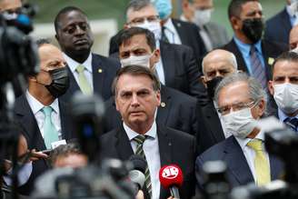 Bolsonaro e Guedes falam com jornalistas após audiência com o presidente do Supremo, Dias Toffoli
07/05/2020
REUTERS/Adriano Machado