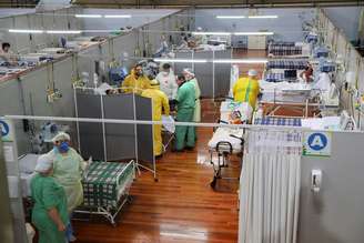 Hospital de campanha para vítima de Covid-19 em Santo André, São Paulo
06/05/2020
REUTERS/Amanda Perobelli