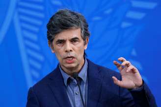 O ministro da Saúde, Nelson Teich, participa de coletiva de imprensa no Palácio do Planalto. 16/04/2020. REUTERS/Adriano Machado. 

