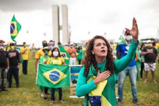 Manifestantes durante carreata de apoio a Bolsonaro realizada no Esplanada dos Ministérios, em Brasília