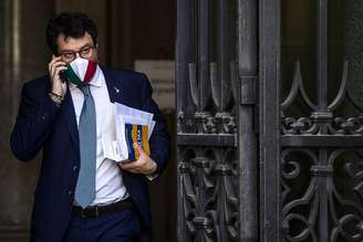 Ex-ministro enviou carta e telefonou ao presidente da Itália