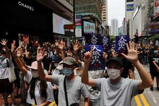 Manifestantes protestam em Hong Kong
24/05/2020 REUTERS/Tyrone Siu 