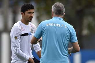 Dorival Júnior tentava esquema com Yuri como “zagueiro/volante” (Foto: Divulgação/SFC)