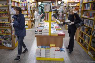 Livrarias foram um dos primeiros setores a reabrir na Itália