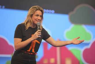 Fernanda Gentil apresentará 'Encontro' em férias de Fátima Bernardes