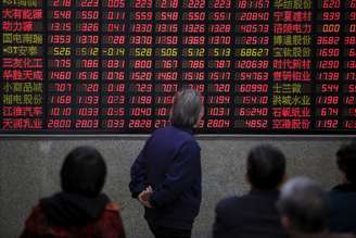 Telão em Xangai mostra flutuações do mercado de ações
REUTERS/Aly Song