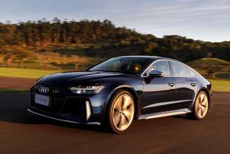 Audi RS 7 Sportback pode chegar a 305 km/h se for equipado com freios de cerâmica.
