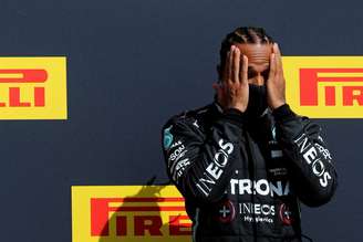 Lewis Hamilton comemorou uma vitória em Silverstone pela sétima vez 