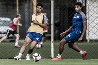 Daniel Guedes chega para reforçar a lateral-direita do Cruzeiro, que ganha a experiência do jogador, de 26 anos-(Ivan Storti/Santos FC)