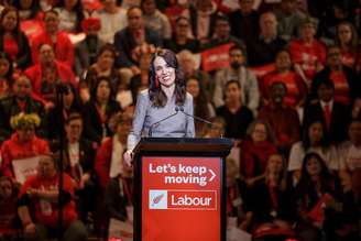 A trabalhista Jacinda Ardern lidera pesquisas para eleições de setembro