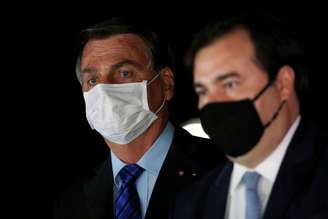 Bolsonaro e Maia após reunião no Palácio da Alvorada
12/08/2020
REUTERS/Adriano Machado