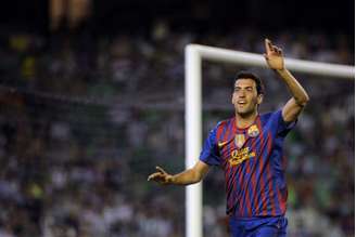 Busquets fica no Barcelona, mas não tem titularidade garantida (Foto: CRISTINA QUICLER / AFP)