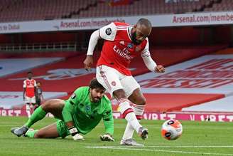 No último duelo entre os times, o Arsenal levou a melhor na Copa da Inglaterra (Foto: SHAUN BOTTERILL / AFP)