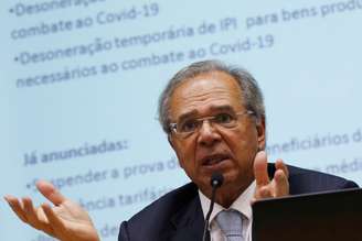O ministro da Economia, Paulo Guedes, em coletiva de imprensa. 16/03/2020. REUTERS/Adriano Machado. 
