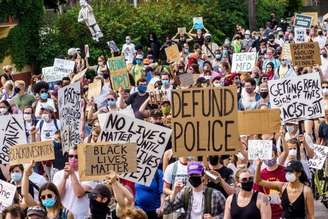 Caso George Floyd provocou protestos nos Estados Unidos que pedem profunda reforma da polícia