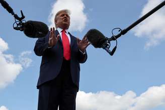 Presidente dos EUA, Donald Trump, concede entrevista antes de embarcar em viagem para a Flórida
08/09/2020
REUTERS/Jonathan Ernst