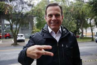 O governador de São Paulo, João Doria, diz que não se arrepende de não ter decretado lockdown