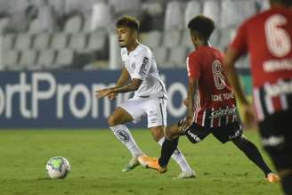 Contra o São Paulo, Lucas Lourenço fez o seu primeiro jogo como profissional em 2020 (Foto: Ivan Storti/Santos FC)