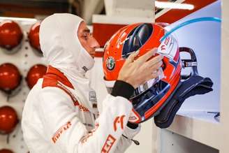 Robert Kubica, reserva da Alfa Romeo, segue de olho em retorno ao grid 